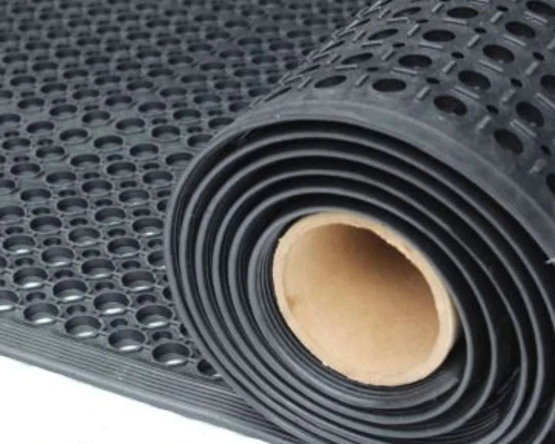 Heavy-Duty Anti-Slip Industrial Hollow Rubber Mat – 10m x 90cm