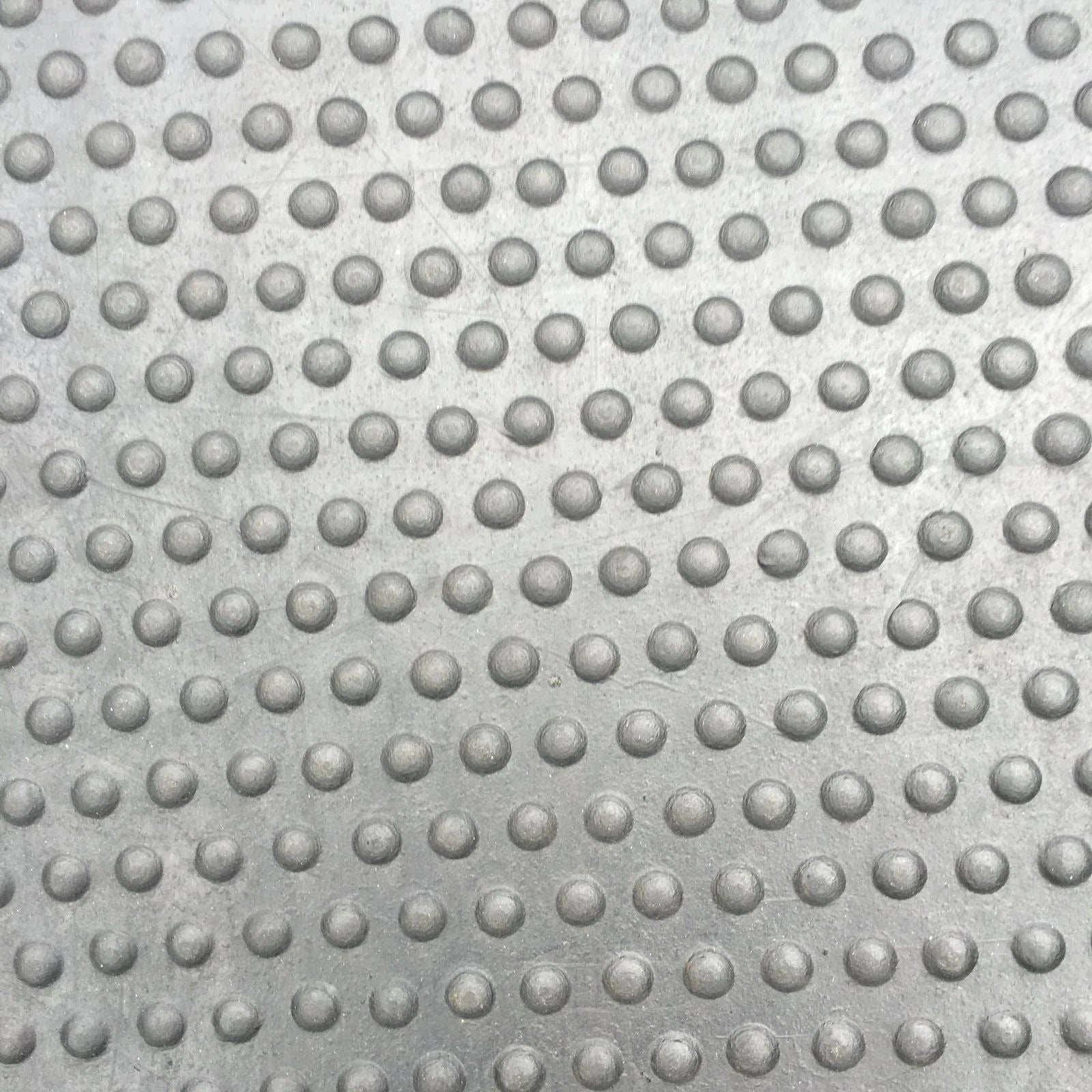 Bubble top Rubber Stable Matting 6ftx4ft 18mm Horse Mats, Equine Flooring