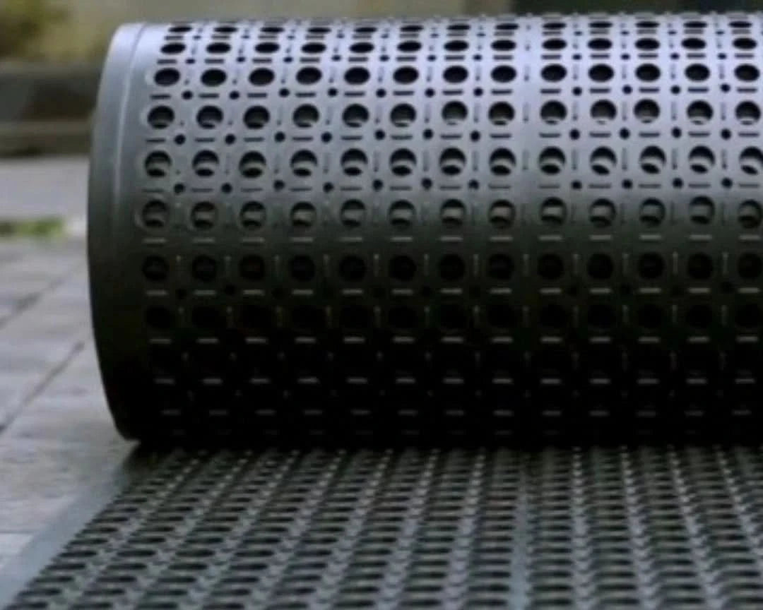 Heavy-Duty Anti-Slip Industrial Hollow Rubber Mat – 10m x 90cm