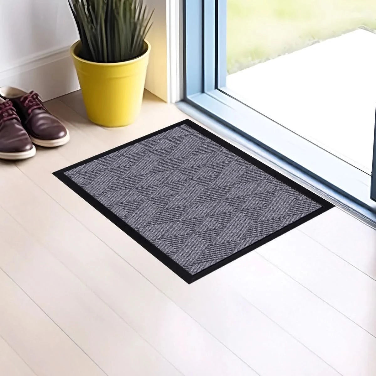 Briarwood Lane Gray Geometric Standard Flocked Doormat
