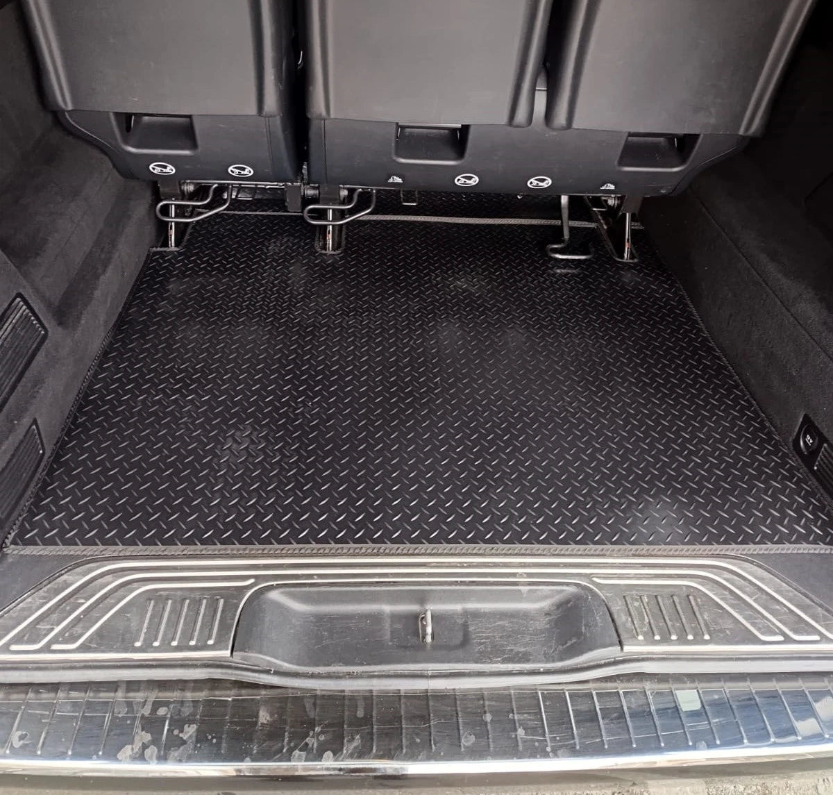 FOR MERCEDES BENZ V CLASS XLWB 2015-ON CONFERENCE STYLE, TAILORED RUBBER MATS