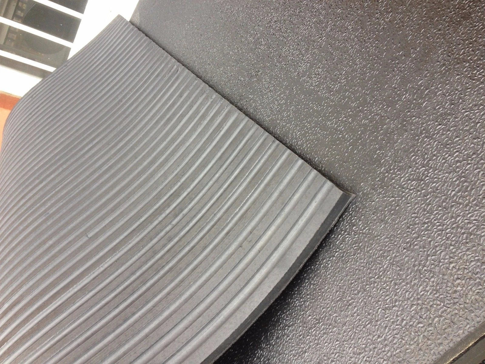 Heavy Duty Rubber Stable Mat 6ftx4ft 15mm amoeba design/Horse Mats/ Easy sweep