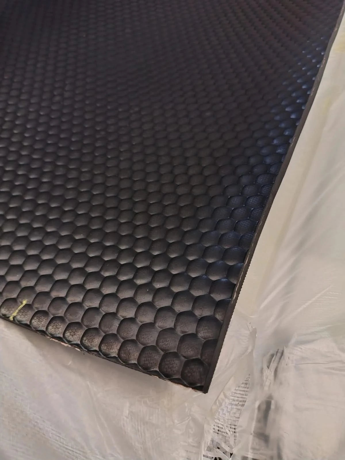 Delta Mart Reinforced rubber horsebox alley way flooring 2000 wide x8mm thick