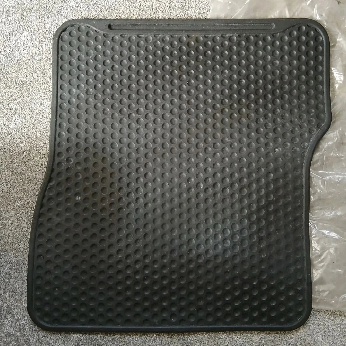 GENUINE PEUGEOT 106 FACTORY RUBBER CARPET FLOOR MATS PAIR REAR RALLYE GTi XSi