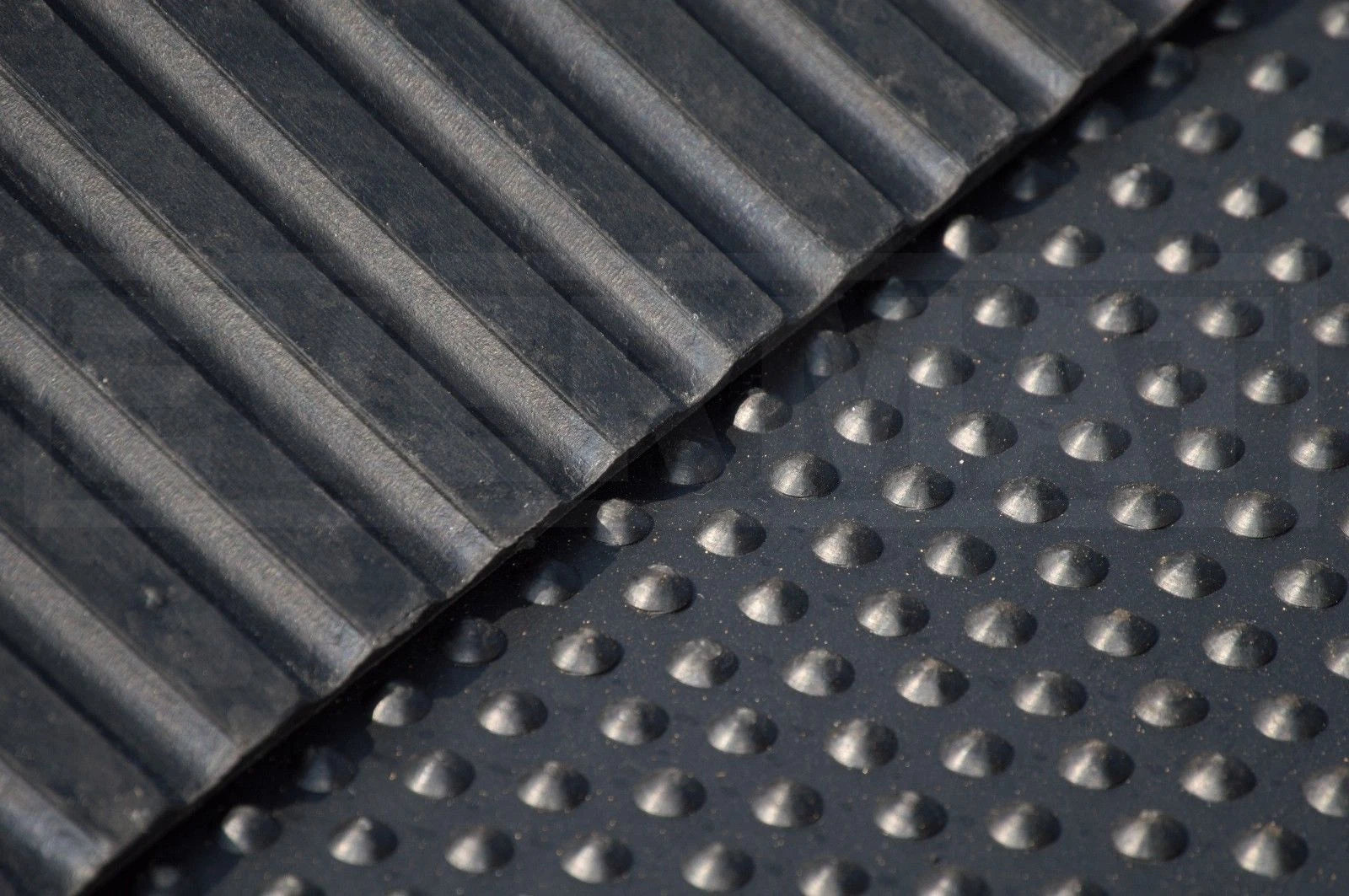 6 x 4ft Bubbletop Horse Pony Stable Mat | 17mm Thick | Heavy Duty Rubber Matting