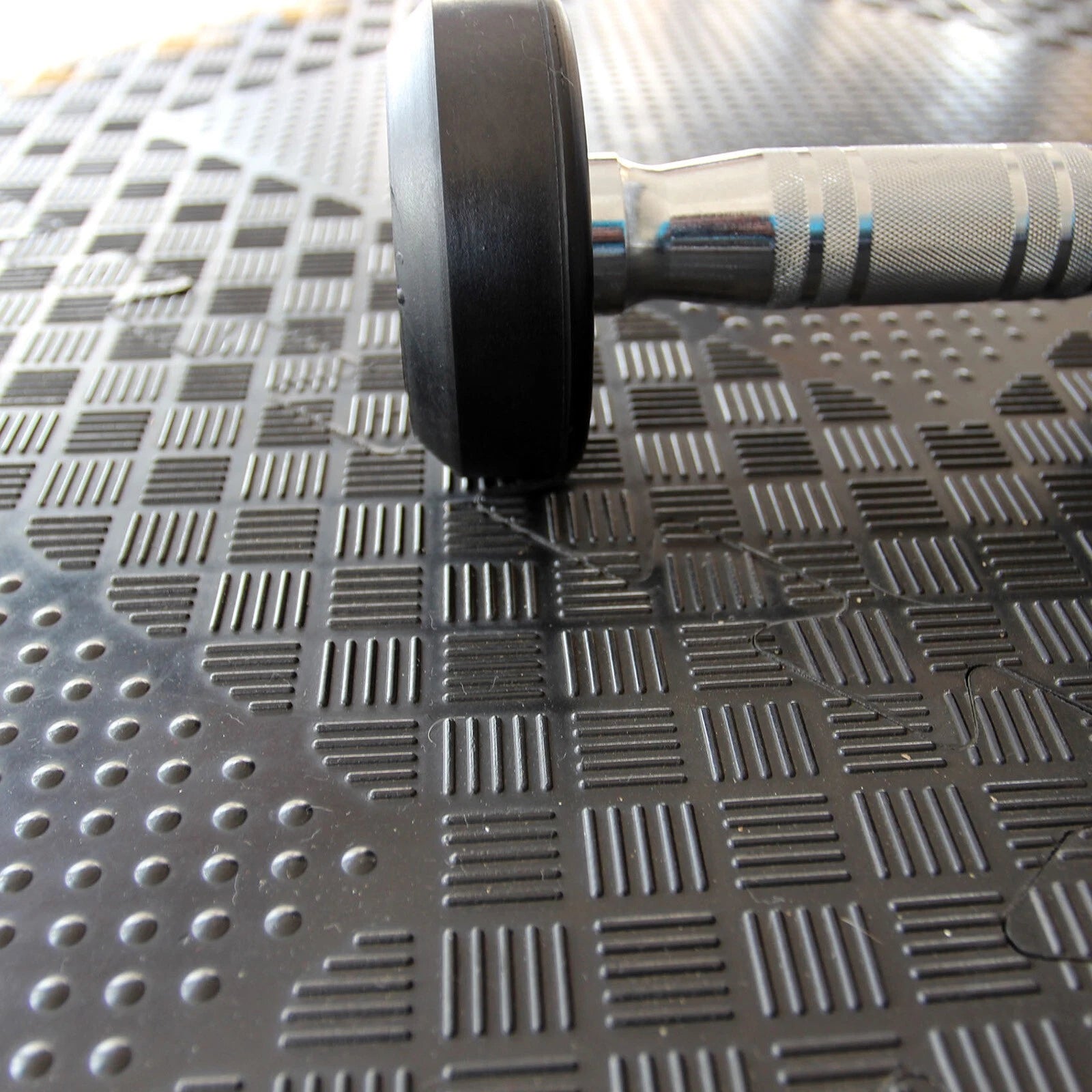 Heavy Duty Rubber Gym Mats Garage Flooring Tiles Commercial Interlocking 4pcs