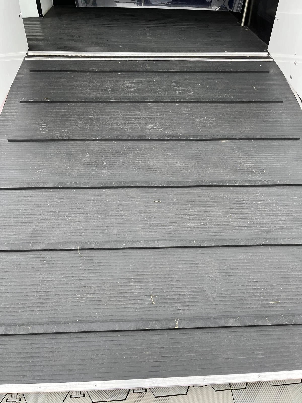 Delta Mart Heavy-Duty Rubber Ramp Mat for Horse Box Trailers – 135cm x 109cm