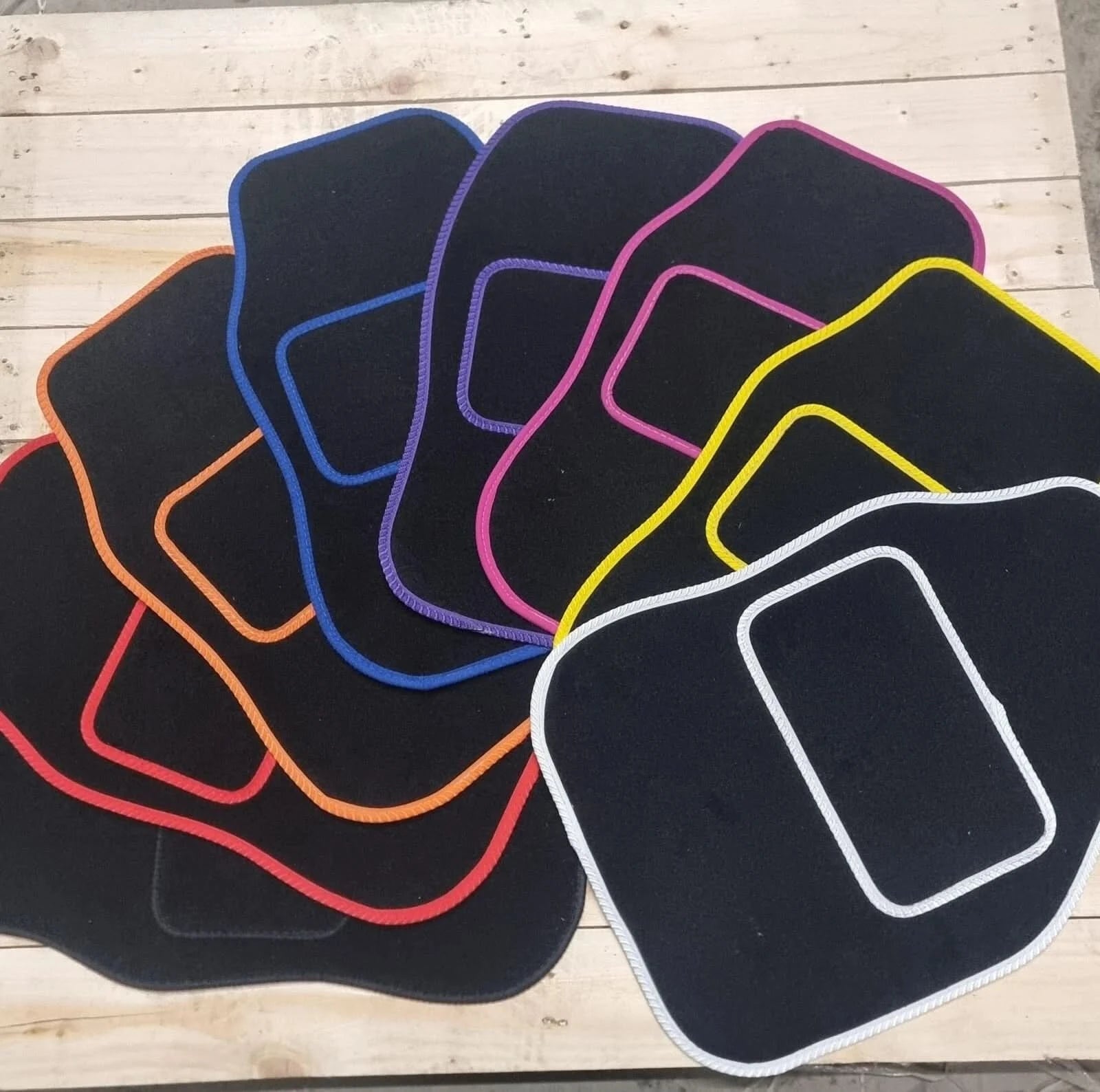 Universal Car Floor Mats 4pc Set Non Slip Carpet UK – Essential Mats