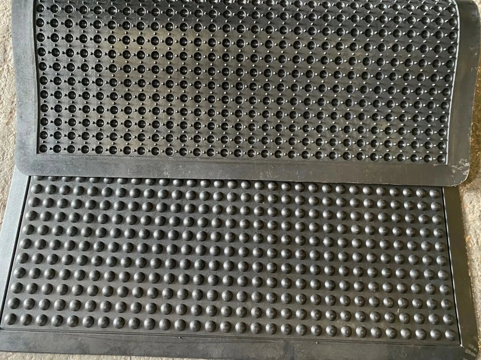Large Anti Slip Rubber Mat Industrial Matting Safety With bubble Indoor Outdoor