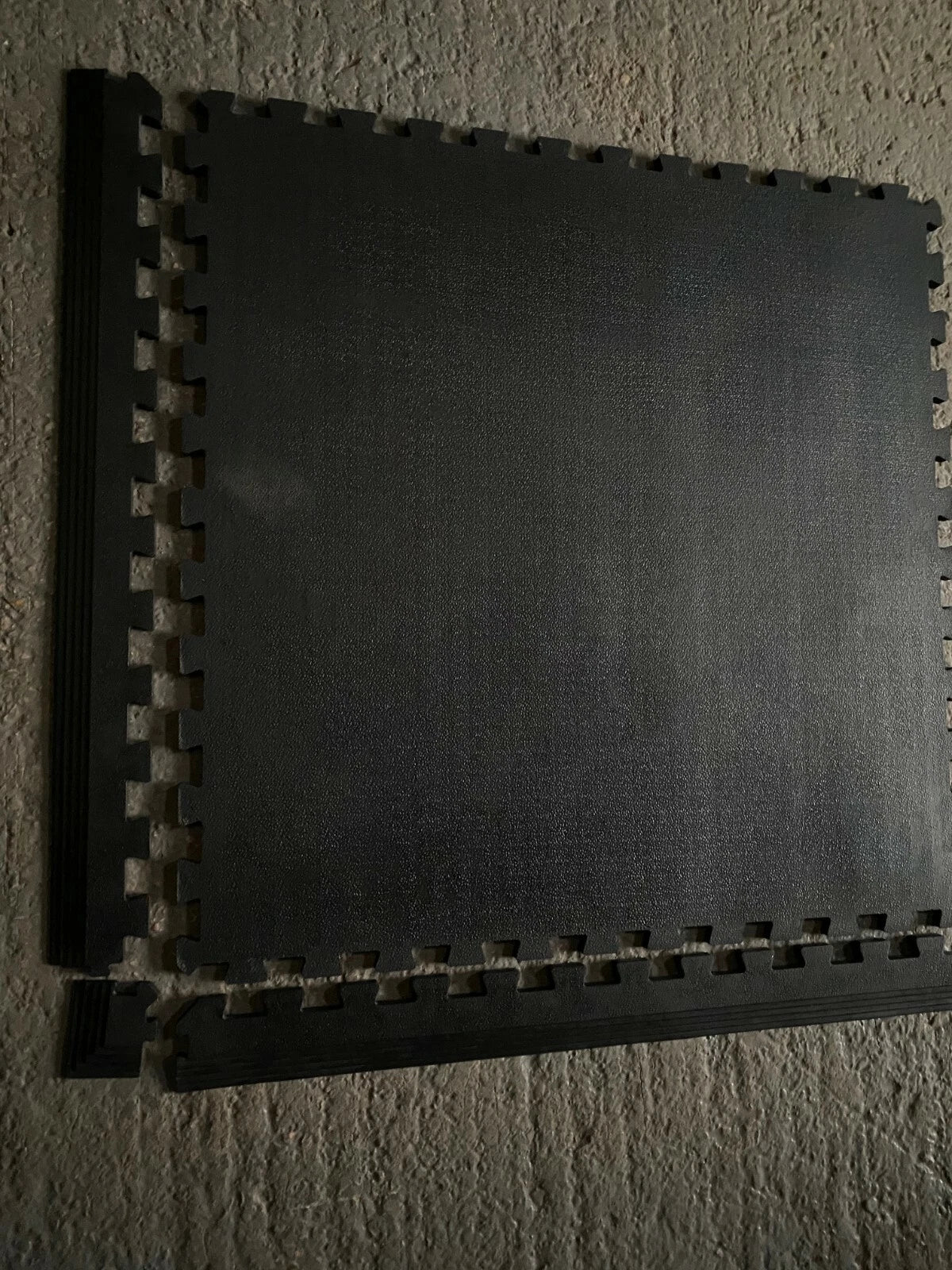Rubber Gym/ Garage/ workshop/ exercise interlocking mat 1mx1mx15mm edging