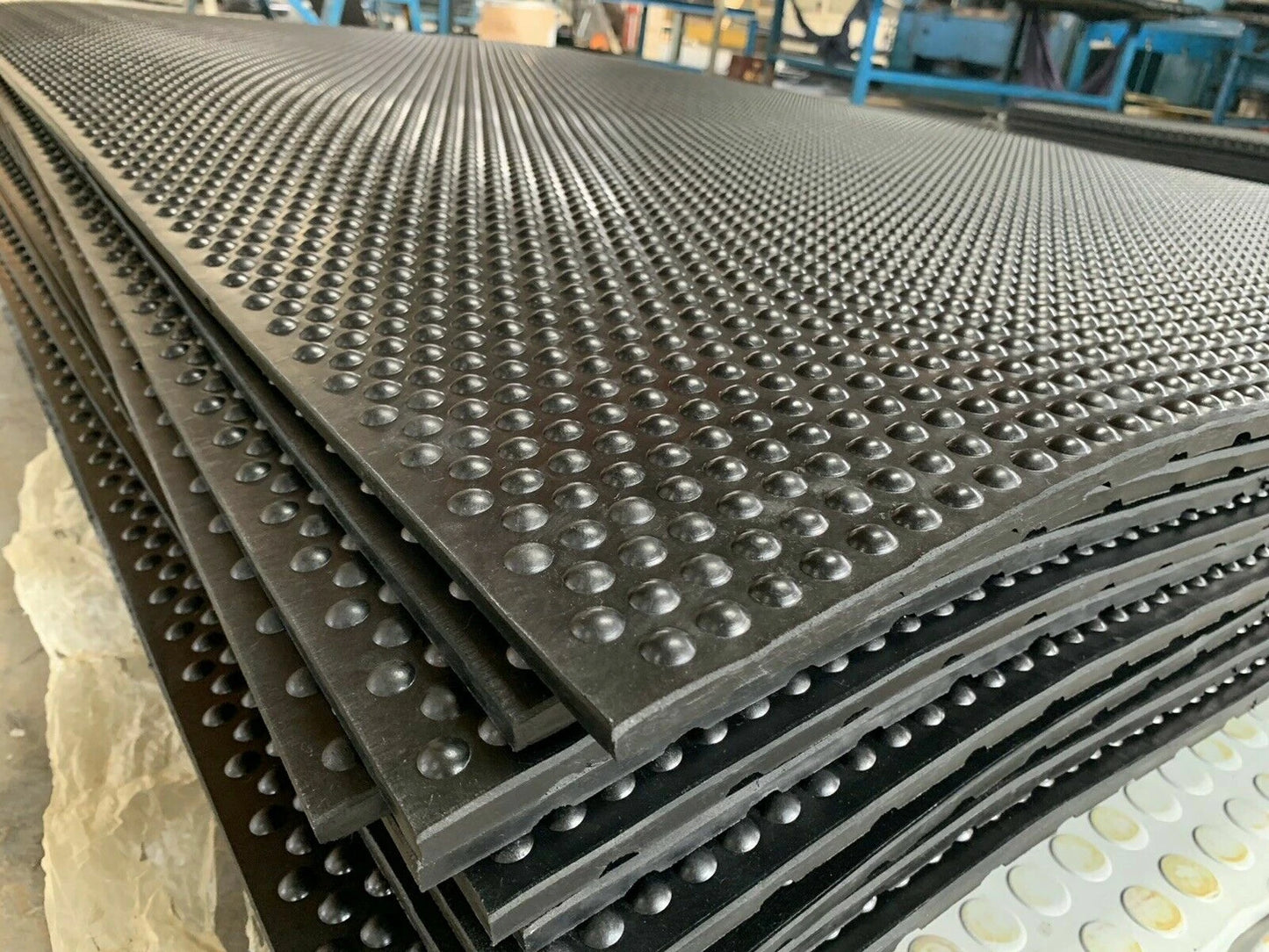 Rubber Floor Gym mats, Commercial Flooring 18mm(6ftx4ft) Foot Bubble Top Pattern