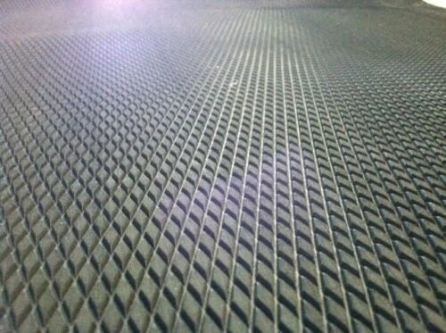 Marine Rubber Boat Flooring Diamond Pattern – Non Slip Bass Boat Deck Mat